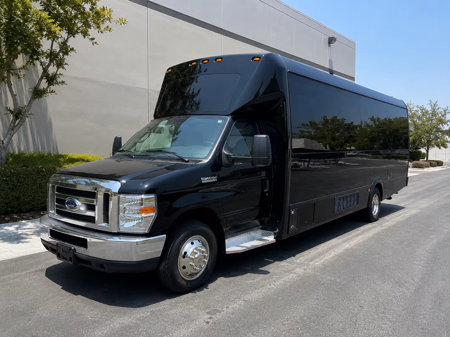 elizabeth new years eve party bus rental